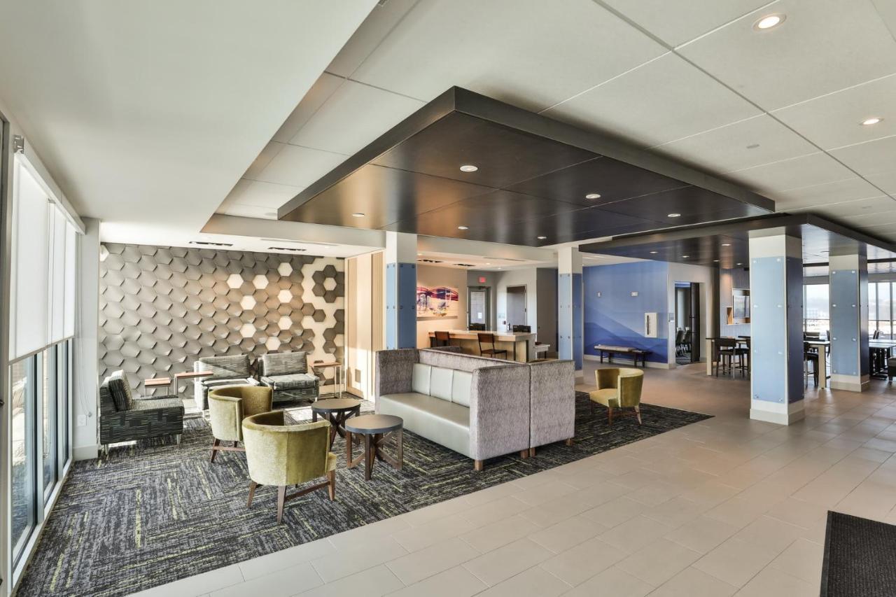 Holiday Inn Express & Suites - Nashville Metrocenter Downtown By Ihg Eksteriør billede