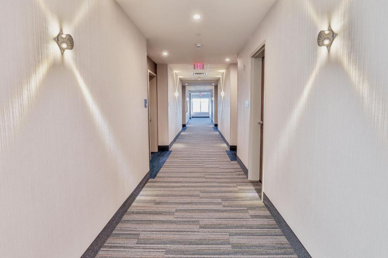 Holiday Inn Express & Suites - Nashville Metrocenter Downtown By Ihg Eksteriør billede