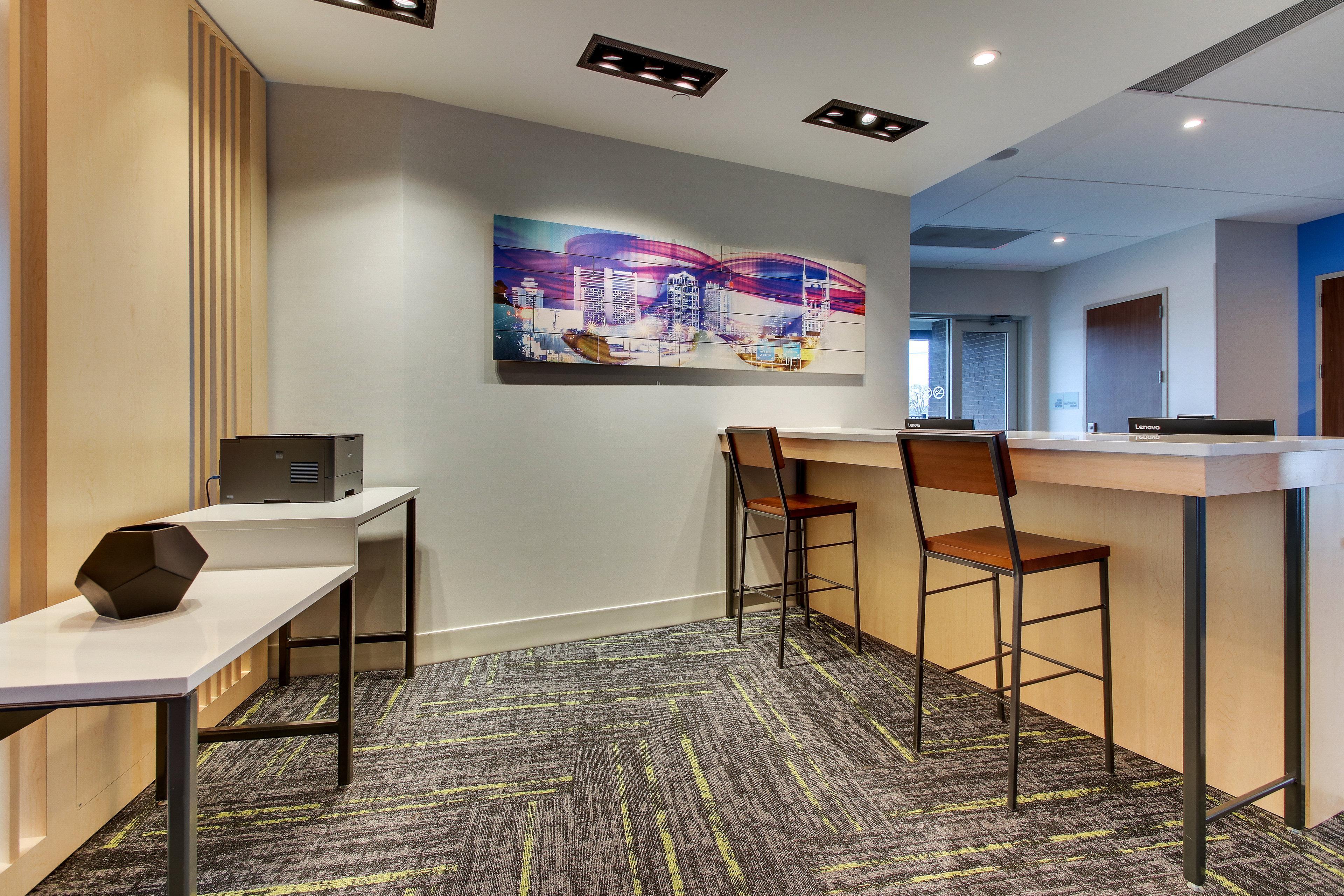 Holiday Inn Express & Suites - Nashville Metrocenter Downtown By Ihg Eksteriør billede